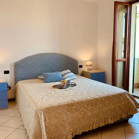 Orange Apartment - Gardacase Net